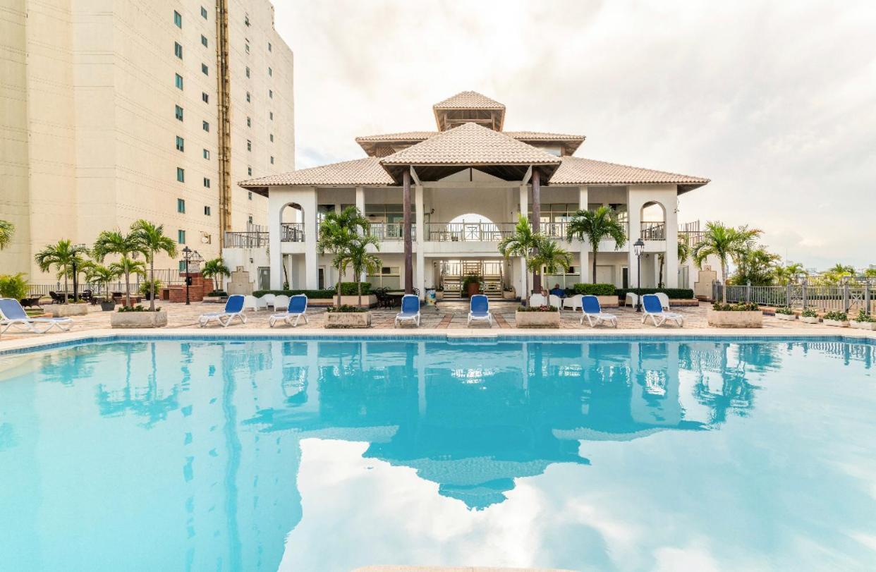 شقة Exclusive 3 Bdr, Gym & Pool, Seaview, Luxury Tower سانتو دومينجو المظهر الخارجي الصورة
